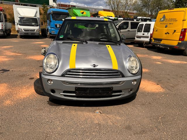 MINI ONE Mini One - PKW: das Bild 1 MINI ONE Mini One - PKW: das Bild 1