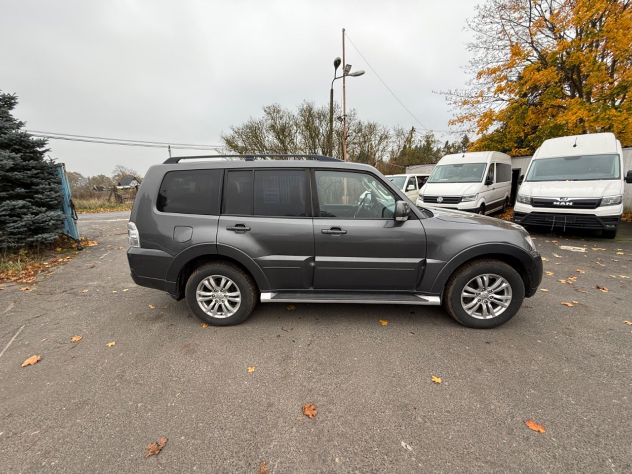 Mitsubishi Pajero 3,2 DI-D Edition 100 - SUV/ Geländewagen: das Bild 3 Mitsubishi Pajero 3,2 DI-D Edition 100 - SUV/ Geländewagen: das Bild 3
