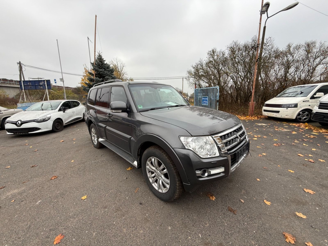Mitsubishi Pajero 3,2 DI-D Edition 100 - SUV/ Geländewagen: das Bild 2 Mitsubishi Pajero 3,2 DI-D Edition 100 - SUV/ Geländewagen: das Bild 2