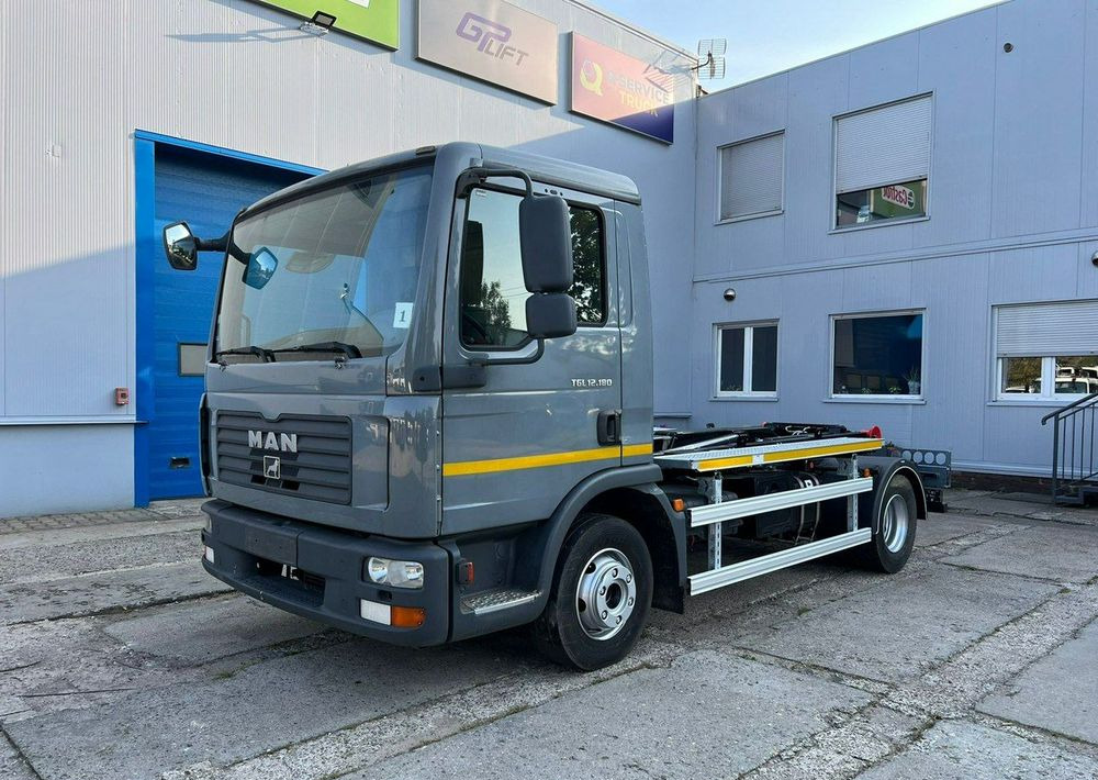 MAN TGL 12.180, hakowiec Janco/GP Lift - Müllwagen: das Bild 1 MAN TGL 12.180, hakowiec Janco/GP Lift - Müllwagen: das Bild 1