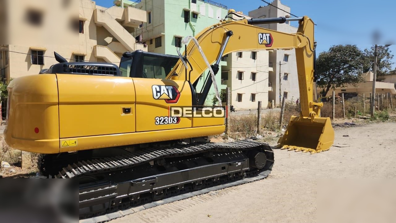 CATERPILLAR 323D3 - Kettenbagger: das Bild 4 CATERPILLAR 323D3 - Kettenbagger: das Bild 4