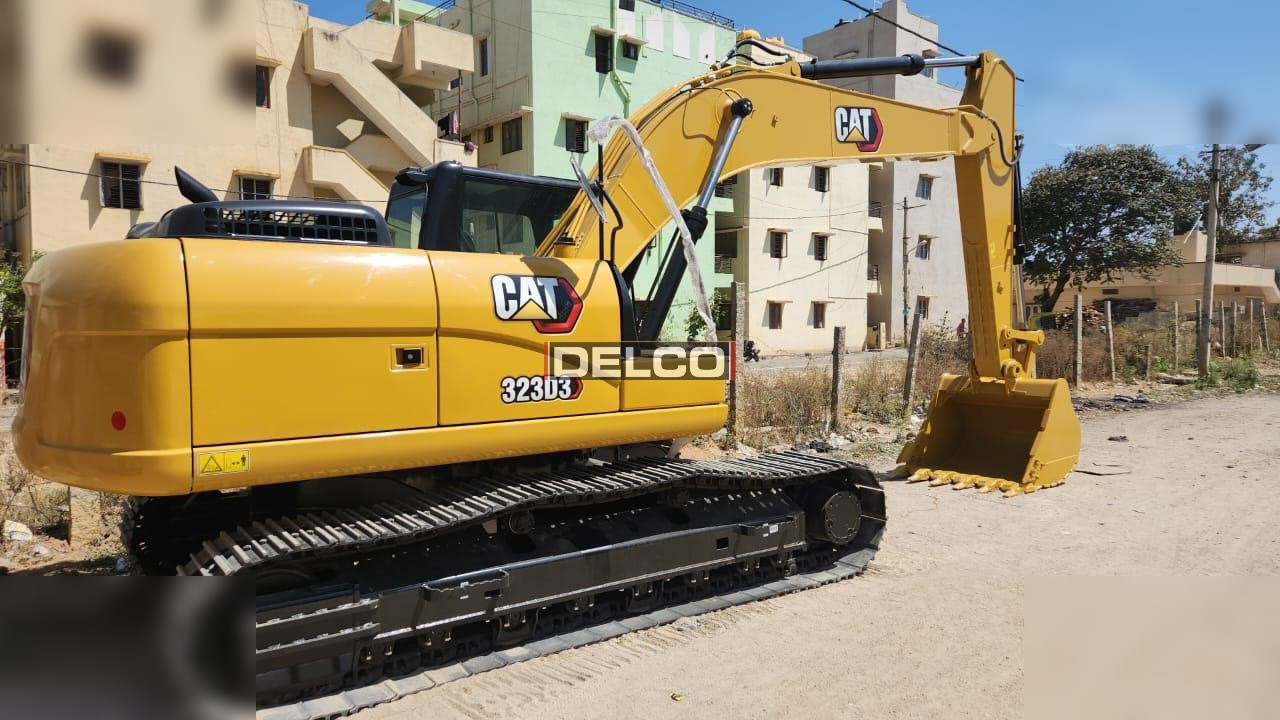 CATERPILLAR 323D3 - Kettenbagger: das Bild 5 CATERPILLAR 323D3 - Kettenbagger: das Bild 5
