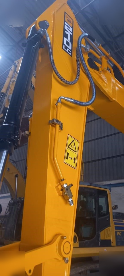 Kettenbagger neu kaufen JCB JS210 LC: das Bild 6