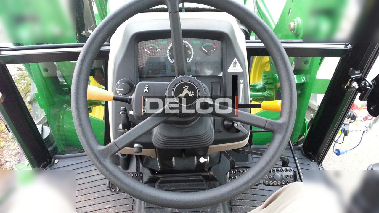 JOHN DEERE 5075E - Traktor: das Bild 4 JOHN DEERE 5075E - Traktor: das Bild 4