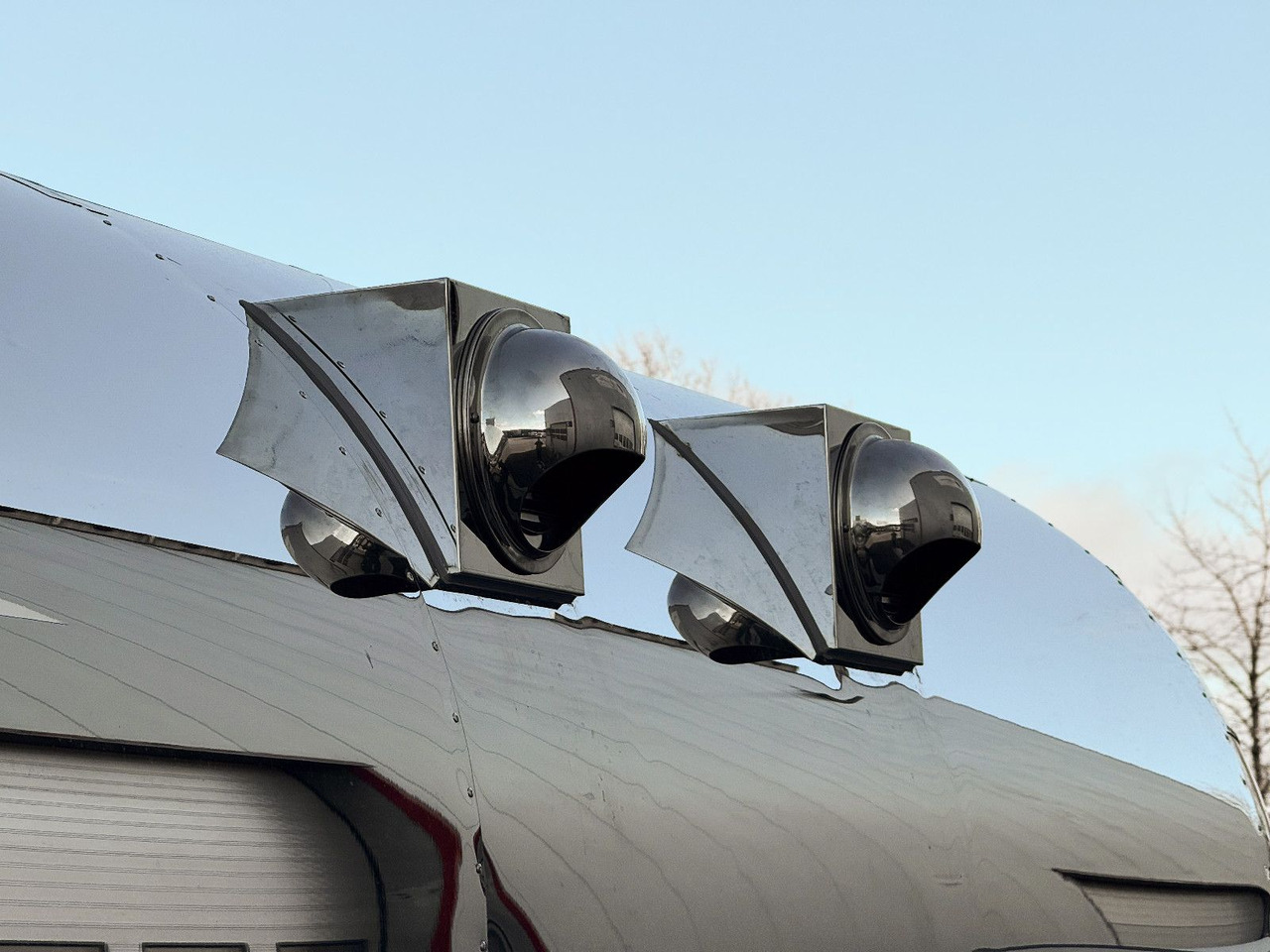 Esselmann Delistar Foodtruck 6000 ähn. Airstream - Verkaufsanhänger: das Bild 5 Esselmann Delistar Foodtruck 6000 ähn. Airstream - Verkaufsanhänger: das Bild 5