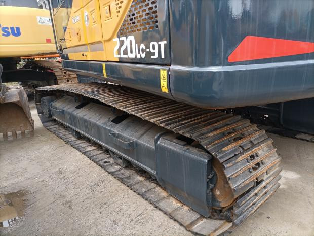 Hyundai Robex 220 - Kettenbagger: das Bild 4 Hyundai Robex 220 - Kettenbagger: das Bild 4