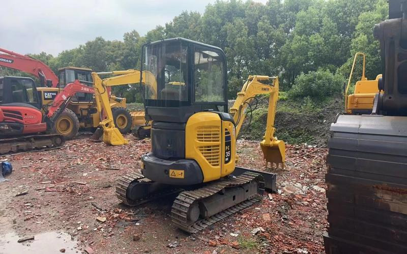 Komatsu pc35 - Minibagger: das Bild 2 Komatsu pc35 - Minibagger: das Bild 2