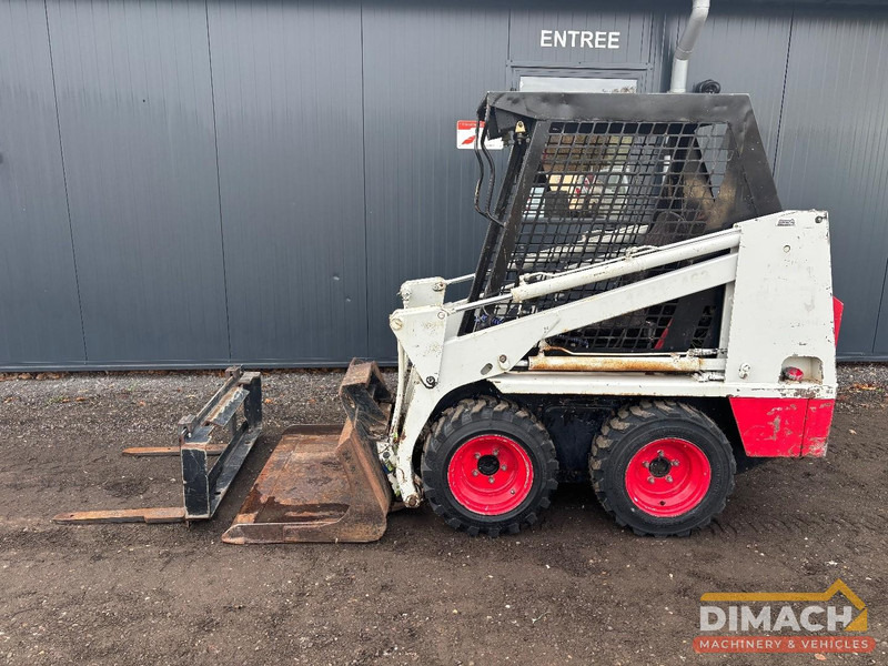 Bobcat S70 Bak en palletvorken - Lader: das Bild 1 Bobcat S70 Bak en palletvorken - Lader: das Bild 1