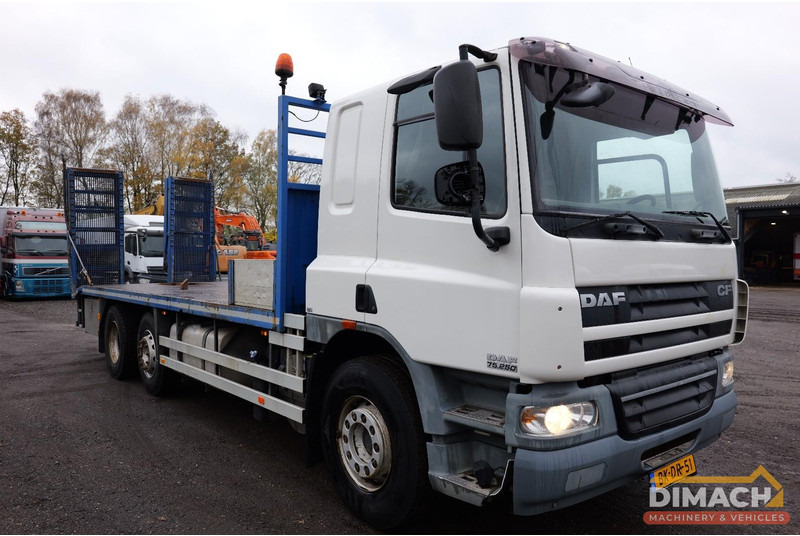 DAF FAG CF 75 Oprijwagen met hydraulische kleppen 6x2*4 - airco - 16.150 KG - Fahrgestell LKW: das Bild 4 DAF FAG CF 75 Oprijwagen met hydraulische kleppen 6x2*4 - airco - 16.150 KG - Fahrgestell LKW: das Bild 4
