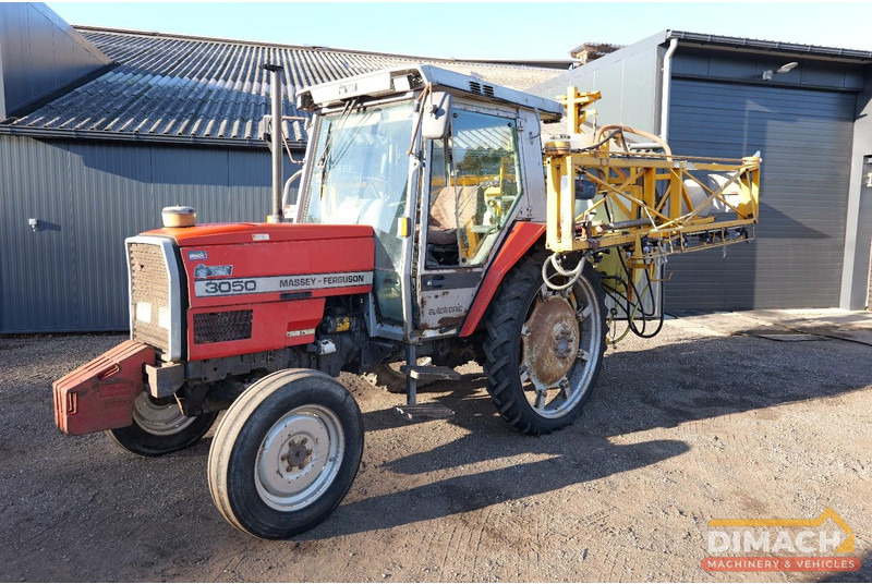 Massey Ferguson 3050 NL tractor 2wd met Dubex 21 meter spuit - Traktor: das Bild 1 Massey Ferguson 3050 NL tractor 2wd met Dubex 21 meter spuit - Traktor: das Bild 1
