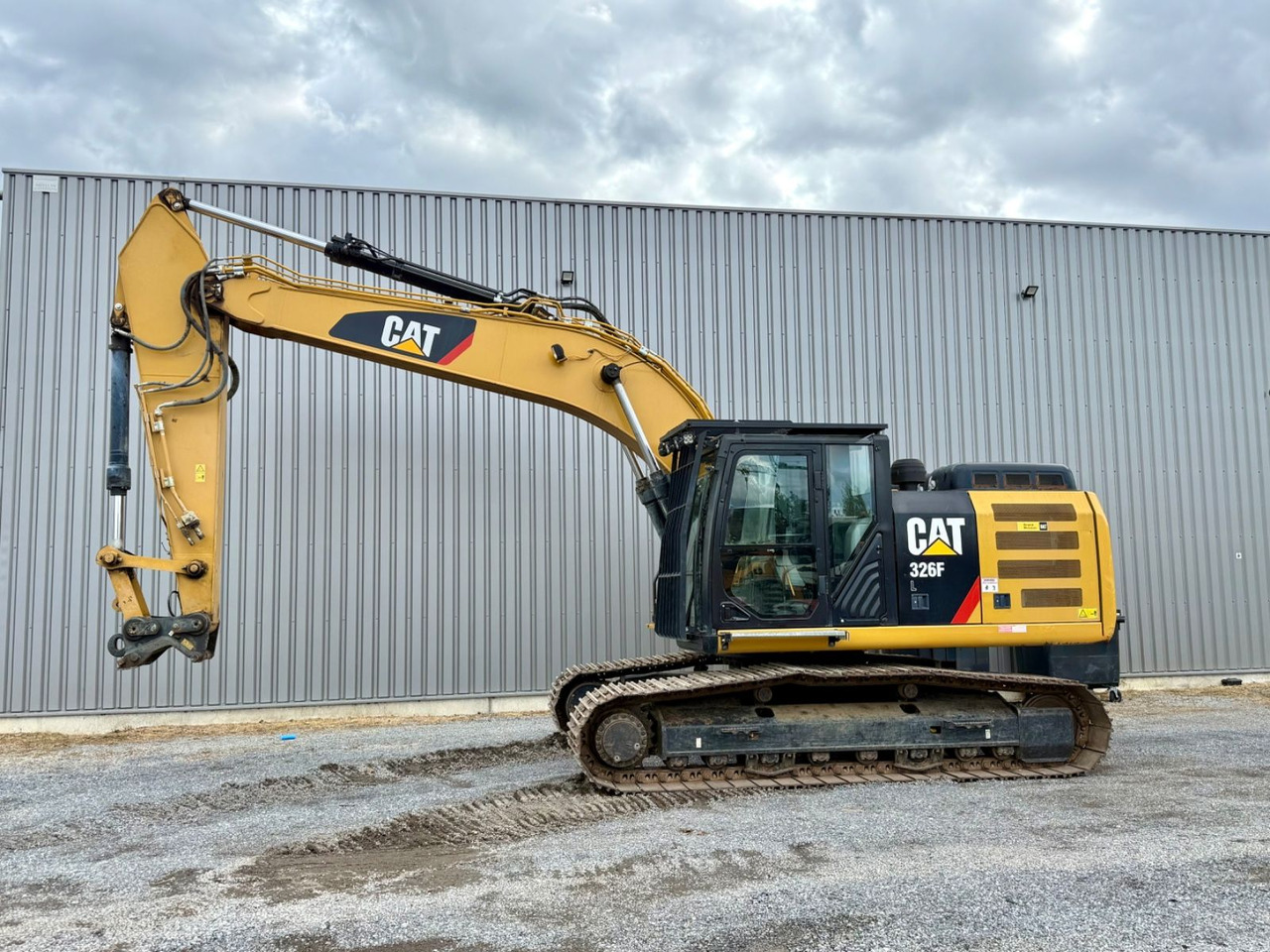 CAT 326 FL - Kettenbagger: das Bild 2 CAT 326 FL - Kettenbagger: das Bild 2