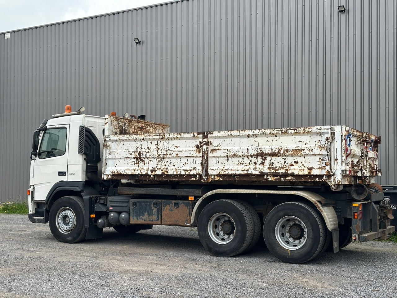 Volvo FM 420 - Abrollkipper: das Bild 4 Volvo FM 420 - Abrollkipper: das Bild 4
