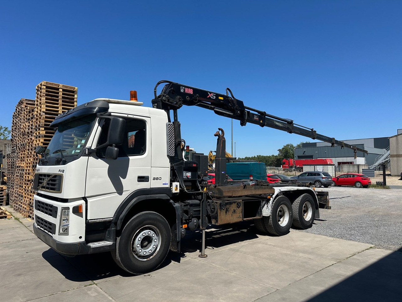 Volvo FM12 380 Hiab 144E-3 - Abrollkipper: das Bild 1 Volvo FM12 380 Hiab 144E-3 - Abrollkipper: das Bild 1