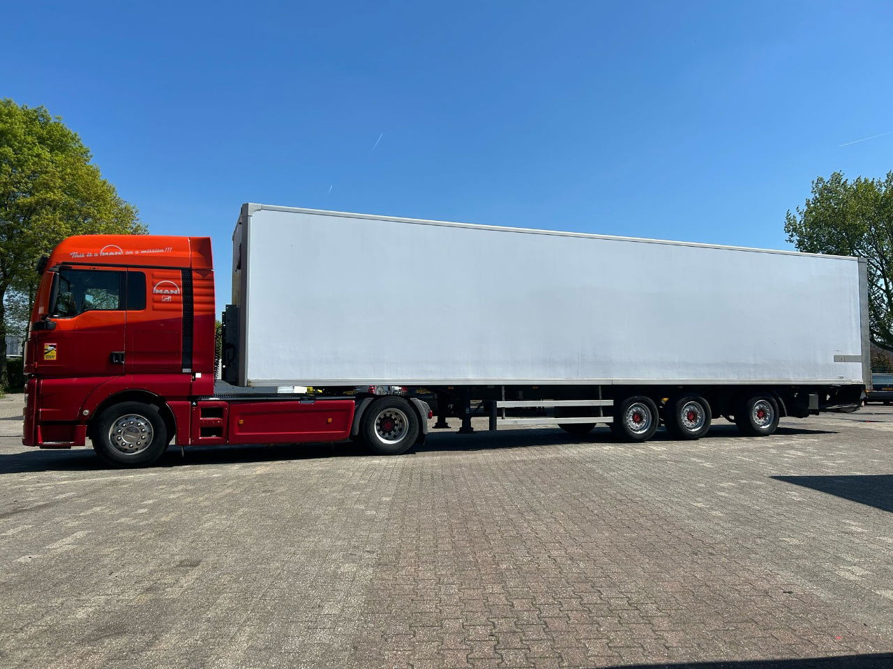 MAN TGX + kasttrailer / NL BE Verhuur / € 750 per week / Direct inzetbaar - Sattelzugmaschine: das Bild 2 MAN TGX + kasttrailer / NL BE Verhuur / € 750 per week / Direct inzetbaar - Sattelzugmaschine: das Bild 2