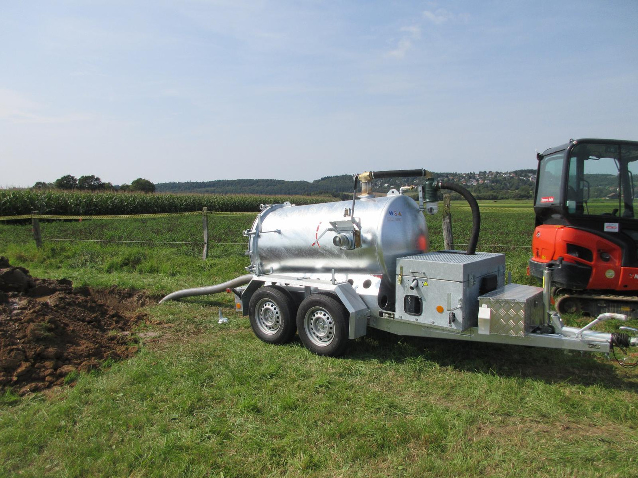 M-Vac 1500 / vacuum system for absorb mud and liquids - Saug-/ Spülfahrzeug: das Bild 2 M-Vac 1500 / vacuum system for absorb mud and liquids - Saug-/ Spülfahrzeug: das Bild 2