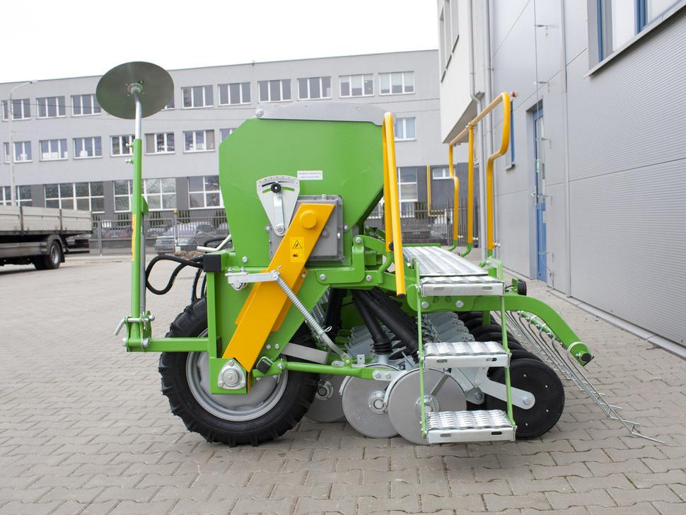 Bomet Drillmaschine / Seeder / Semoir / Seminatrice / Sembradora / Сеялка / Siewnik 3 m - Sämaschine: das Bild 4 Bomet Drillmaschine / Seeder / Semoir / Seminatrice / Sembradora / Сеялка / Siewnik 3 m - Sämaschine: das Bild 4