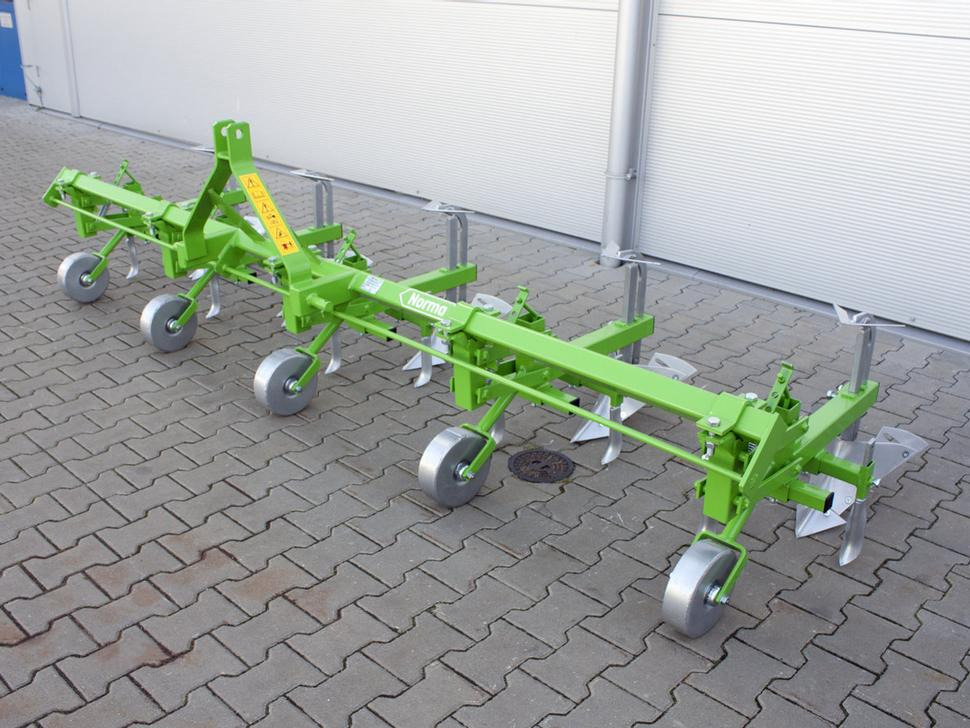 Technik für Bodenbearbeitung neu kaufen Bomet Jäthacke-Häufler / Hoe ridger / Butteuse / Rincalzatore assolcatore / Полольник-окучник / Obsypnik: das Bild 11