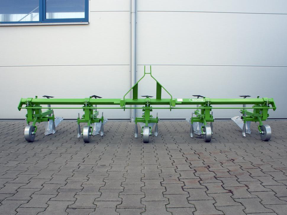Bomet Jäthacke-Häufler / Hoe ridger / Butteuse / Rincalzatore assolcatore / Полольник-окучник / Obsypnik - Technik für Bodenbearbeitung: das Bild 5 Bomet Jäthacke-Häufler / Hoe ridger / Butteuse / Rincalzatore assolcatore / Полольник-окучник / Obsypnik - Technik für Bodenbearbeitung: das Bild 5