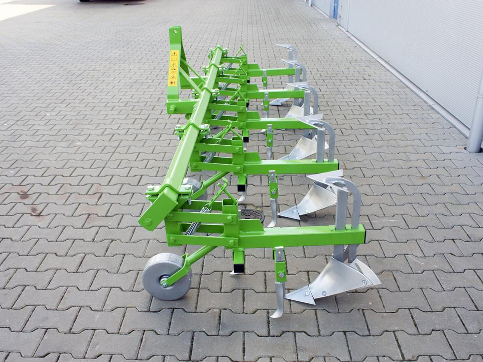 Technik für Bodenbearbeitung neu kaufen Bomet Jäthacke-Häufler / Hoe ridger / Butteuse / Rincalzatore assolcatore / Полольник-окучник / Obsypnik: das Bild 10