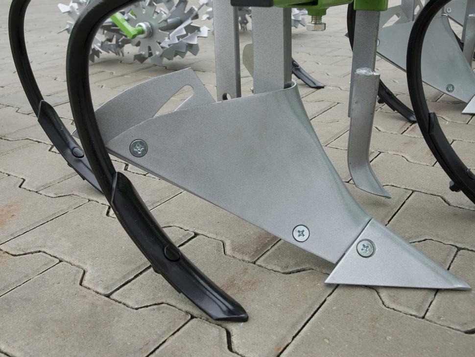 Bomet Jäthacke / Hoe ridger / Butteuse / Rincalzatore assolcatore / Полольник-окучник / Obsypnik - Technik für Bodenbearbeitung: das Bild 5 Bomet Jäthacke / Hoe ridger / Butteuse / Rincalzatore assolcatore / Полольник-окучник / Obsypnik - Technik für Bodenbearbeitung: das Bild 5