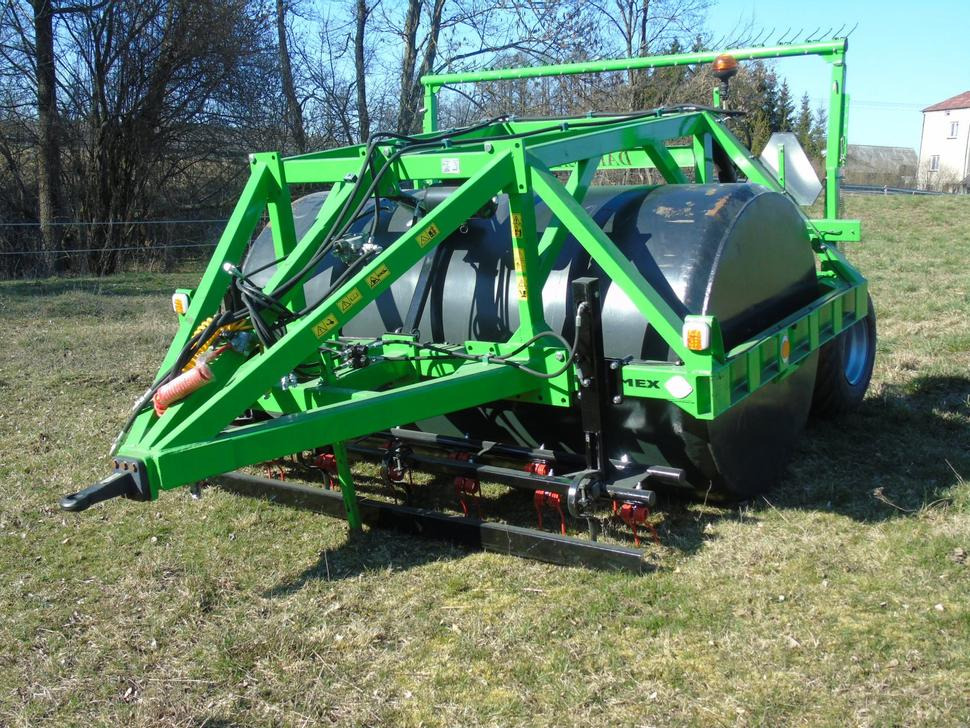 Darmex Wiesenwalze / Meadow roller / Rouleau de prairie / Rullo liscio / Каток луговой / Wał łąkowy 3 m - Ackerwalze: das Bild 1 Darmex Wiesenwalze / Meadow roller / Rouleau de prairie / Rullo liscio / Каток луговой / Wał łąkowy 3 m - Ackerwalze: das Bild 1