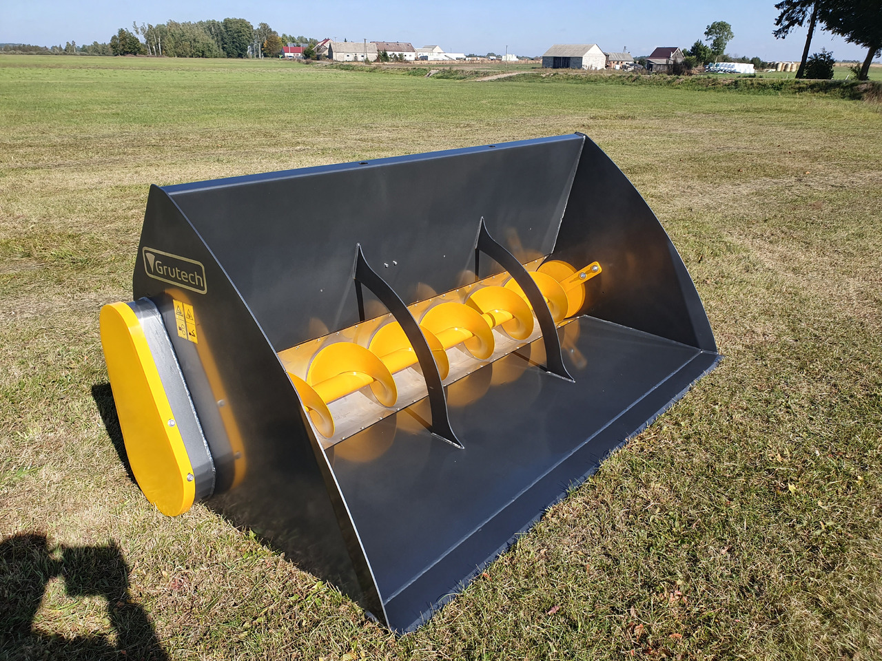Grutech Futterverteiler / Bucket with screw / Godet avec vis / Cazo con sinfín / Benna con coclea / Ковш со шнеком / Łyżka ze ślimakiem 1,6 m - Ladeschaufel für Landmaschine: das Bild 3 Grutech Futterverteiler / Bucket with screw / Godet avec vis / Cazo con sinfín / Benna con coclea / Ковш со шнеком / Łyżka ze ślimakiem 1,6 m - Ladeschaufel für Landmaschine: das Bild 3
