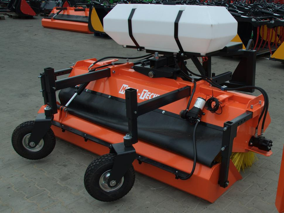 METAL-TECHNIK Kehrmaschine / Sweeper / Balayeuse / Spazzolatrice / Подметательно-уборочная машина / Zamiatarka 2 m - Kehrbesen für Frontlader für Traktor: das Bild 3 METAL-TECHNIK Kehrmaschine / Sweeper / Balayeuse / Spazzolatrice / Подметательно-уборочная машина / Zamiatarka 2 m - Kehrbesen für Frontlader für Traktor: das Bild 3