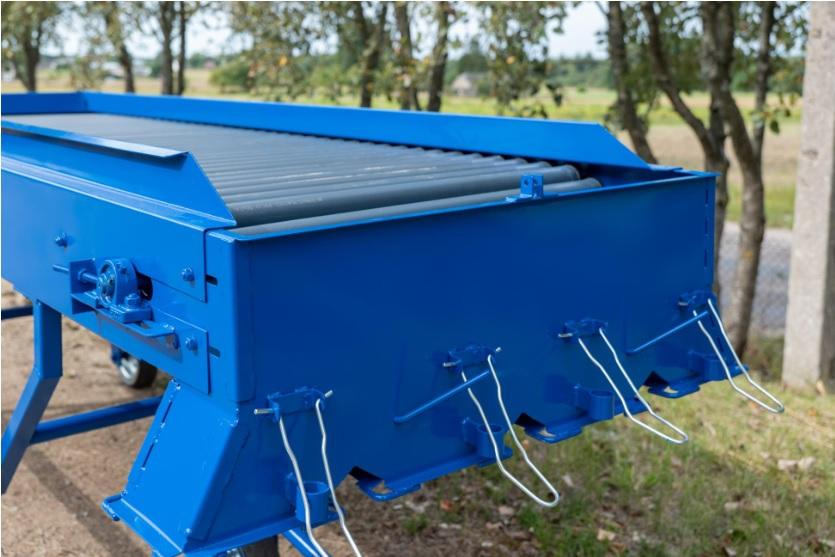 ROLMET Rollenverlesetisch / Sorting table / Table de tri / Tavolo selettivo / Сортировочный стол / Stół przebierczy SP 1 - Kartoffeltechnik: das Bild 4 ROLMET Rollenverlesetisch / Sorting table / Table de tri / Tavolo selettivo / Сортировочный стол / Stół przebierczy SP 1 - Kartoffeltechnik: das Bild 4