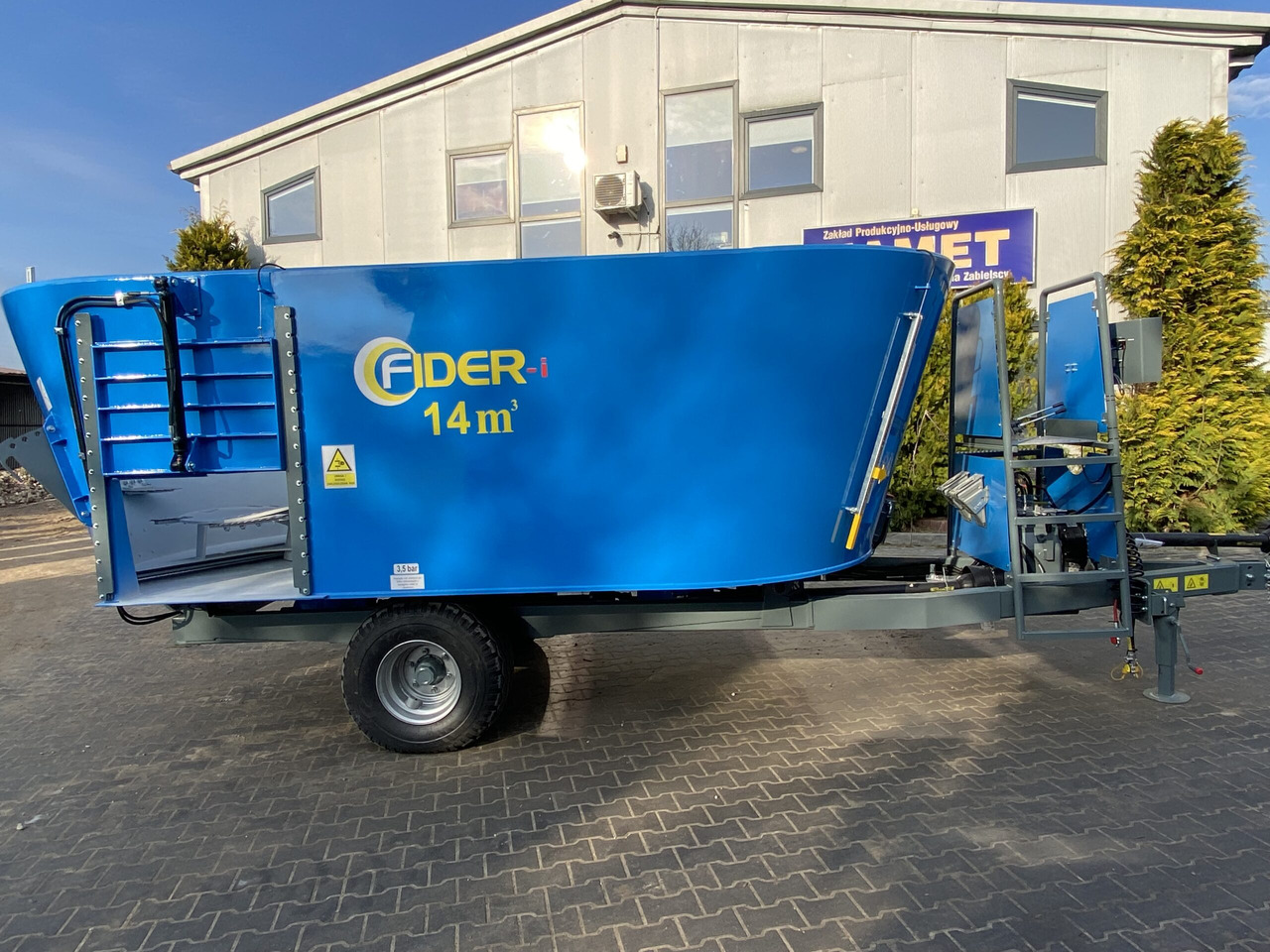 ZAMET Futtermischwagen / Feed mixer / Melangeuse / Carro miscelatore / Vagoneta 2 sinfines / Кормораздатчик 2 шнека / Wóz paszowy 14 m3 - Futtermischwagen: das Bild 1 ZAMET Futtermischwagen / Feed mixer / Melangeuse / Carro miscelatore / Vagoneta 2 sinfines / Кормораздатчик 2 шнека / Wóz paszowy 14 m3 - Futtermischwagen: das Bild 1