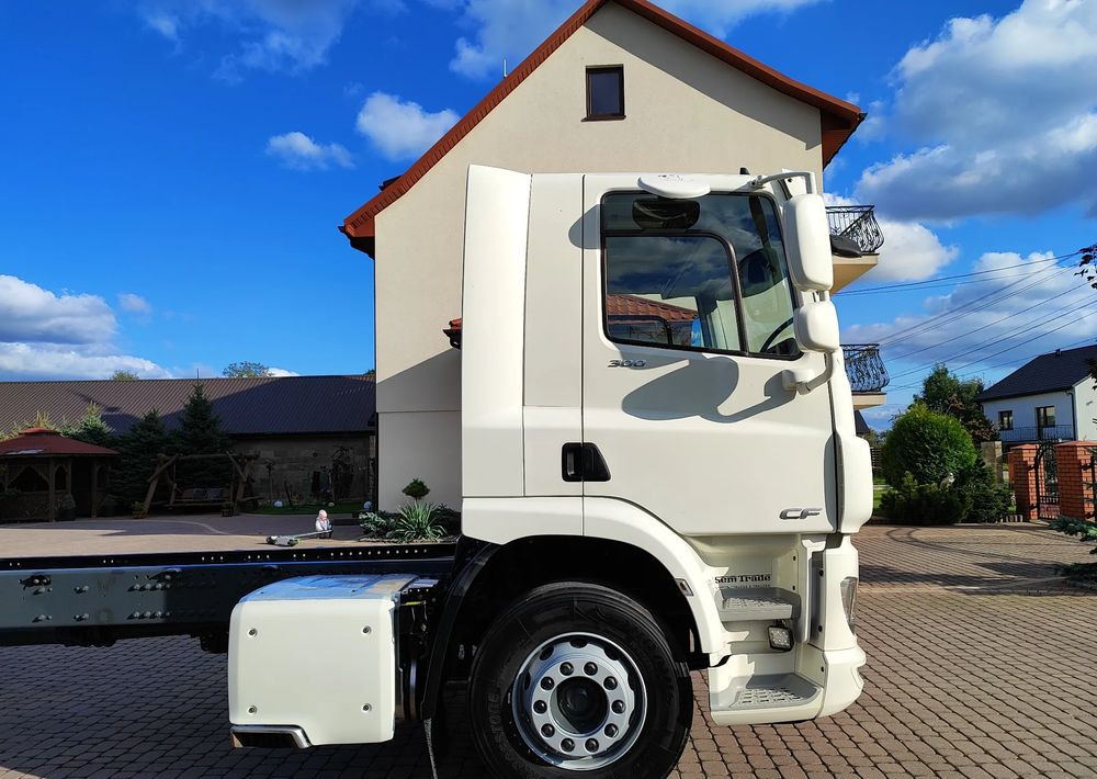 DAF CF 300 4X2 18T EURO 6 SILNIK 11L RAMA DO ZABUDOWY 176 TYS KM - Fahrgestell LKW: das Bild 4 DAF CF 300 4X2 18T EURO 6 SILNIK 11L RAMA DO ZABUDOWY 176 TYS KM - Fahrgestell LKW: das Bild 4