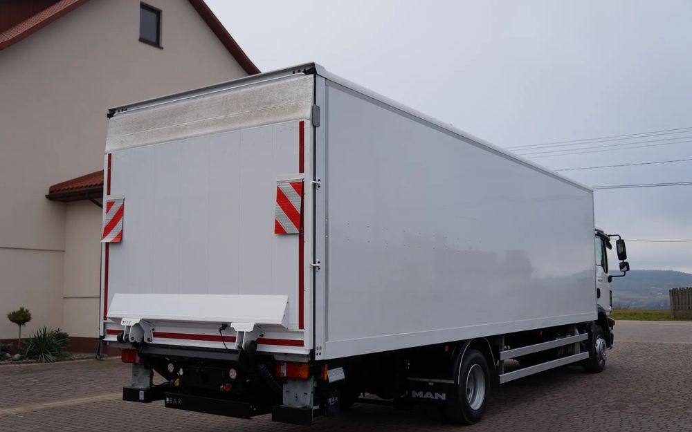 MAN TGM 12.290 / 15.290 EURO 6 KONTENER 20 PALET WINDA - Koffer LKW: das Bild 5 MAN TGM 12.290 / 15.290 EURO 6 KONTENER 20 PALET WINDA - Koffer LKW: das Bild 5