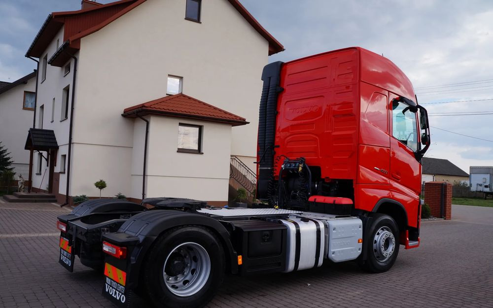 Volvo FH 4 EURO 6 GLOBETROTTER NISKI PRZEBIEG PEŁEN SERWIS - Sattelzugmaschine: das Bild 5 Volvo FH 4 EURO 6 GLOBETROTTER NISKI PRZEBIEG PEŁEN SERWIS - Sattelzugmaschine: das Bild 5