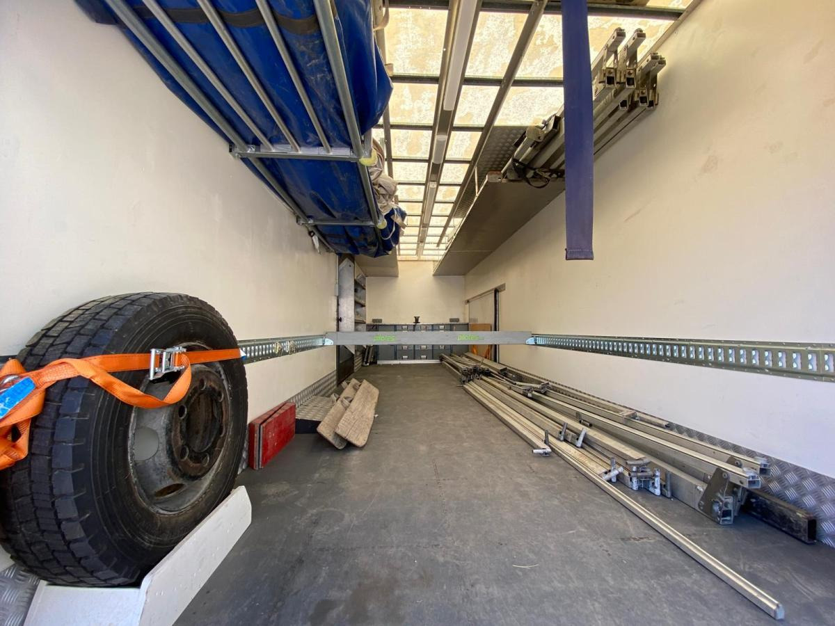 Koffer LKW ISUZU Camion SÉRIE N AVEC 2 STRUCTURES CHAPITEAUX: das Bild 9