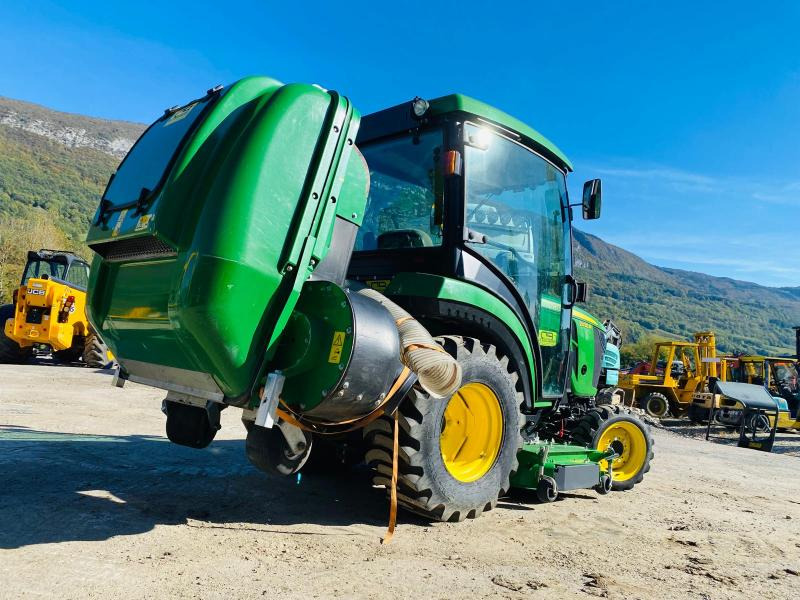 John Deere 2038R avec plateau de coupe et bas de ramassage - Kleintraktor: das Bild 5 John Deere 2038R avec plateau de coupe et bas de ramassage - Kleintraktor: das Bild 5