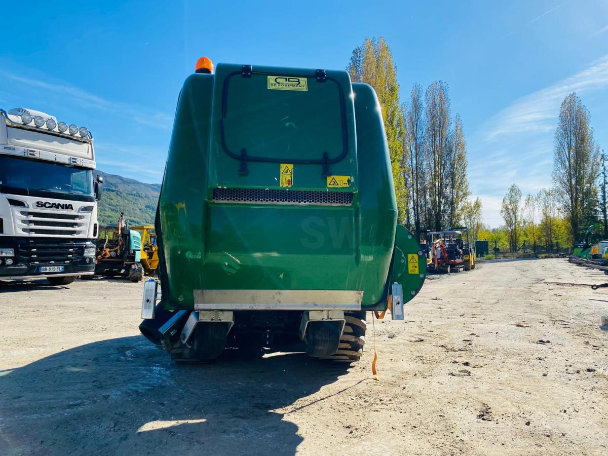 John Deere 2038R avec plateau de coupe et bas de ramassage - Kleintraktor: das Bild 4 John Deere 2038R avec plateau de coupe et bas de ramassage - Kleintraktor: das Bild 4