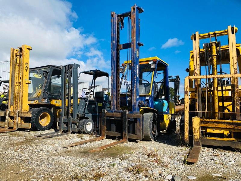 KOMATSU Chariot élévateur diesel FD30T14 - Dieselstapler: das Bild 2 KOMATSU Chariot élévateur diesel FD30T14 - Dieselstapler: das Bild 2