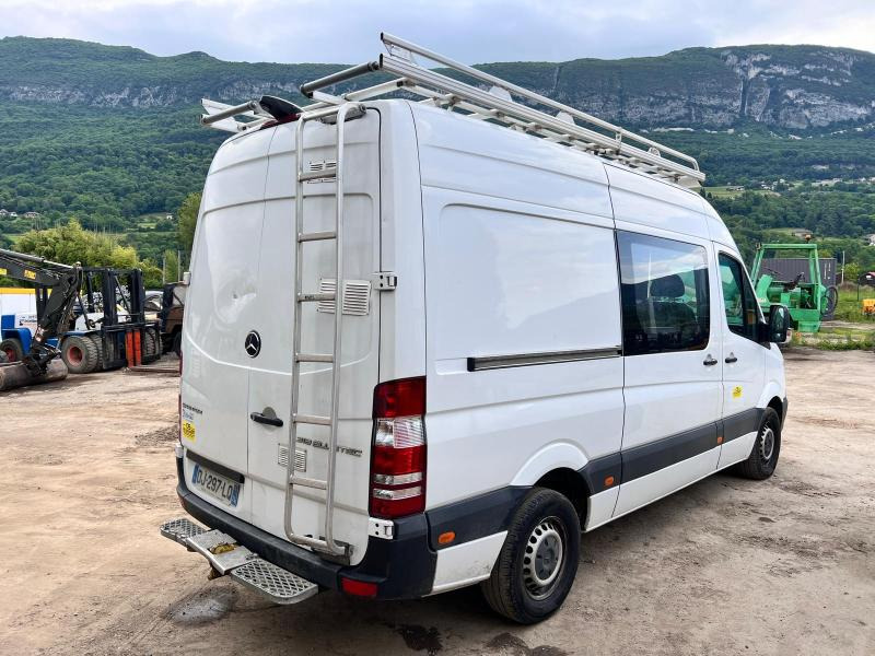 Mercedes SPRINTER 2 V6 3L 190cv - Kastenwagen, Transporter mit Doppelkabine: das Bild 4 Mercedes SPRINTER 2 V6 3L 190cv - Kastenwagen, Transporter mit Doppelkabine: das Bild 4