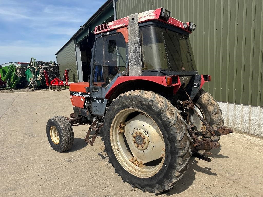 Case IH International 785XL - Traktor: das Bild 2 Case IH International 785XL - Traktor: das Bild 2