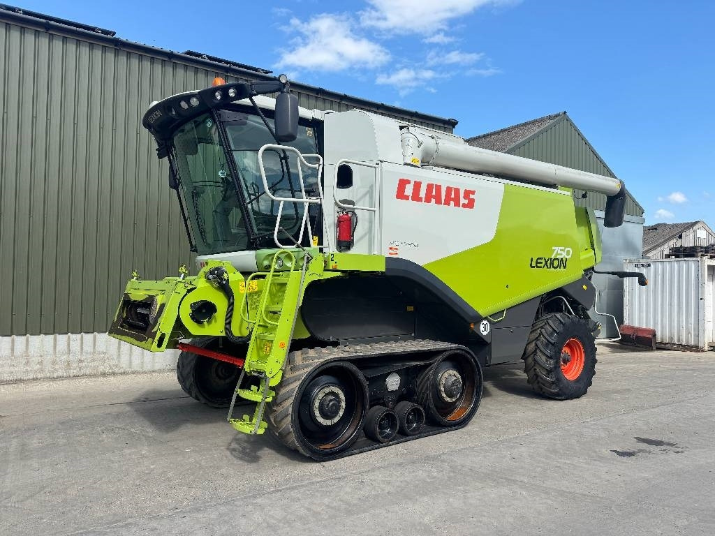 Claas Lexion 750TT APS Hybrid c/w V900 Header - Mähdrescher: das Bild 1 Claas Lexion 750TT APS Hybrid c/w V900 Header - Mähdrescher: das Bild 1