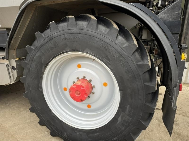 Anbauspritze Horsch Leeb PT270 36m 8000L: das Bild 7