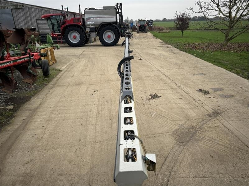 Anbauspritze Horsch Leeb PT270 36m 8000L: das Bild 16