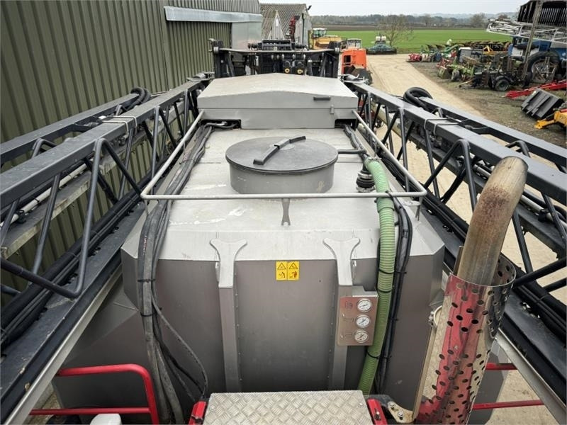 Anbauspritze Horsch Leeb PT270 36m 8000L: das Bild 15