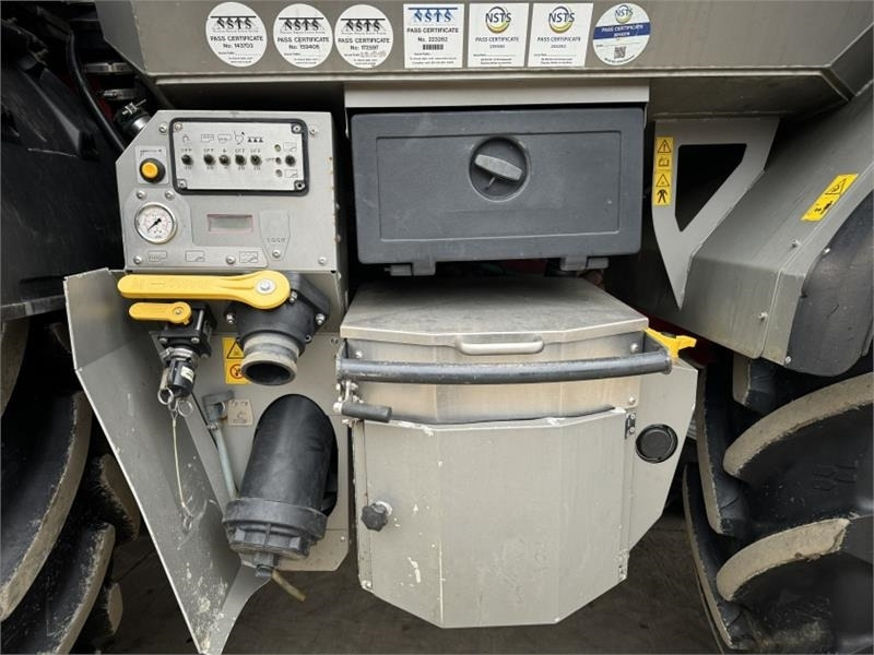 Anbauspritze Horsch Leeb PT270 36m 8000L: das Bild 9