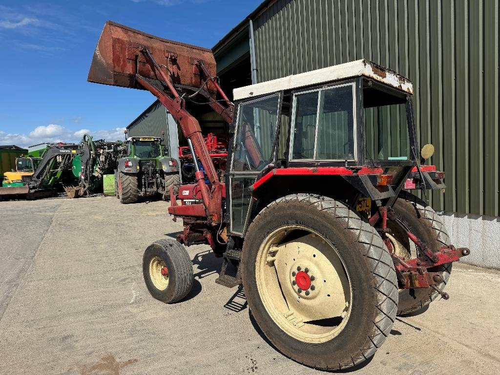International 584 c/w International Loader - Traktor: das Bild 2 International 584 c/w International Loader - Traktor: das Bild 2