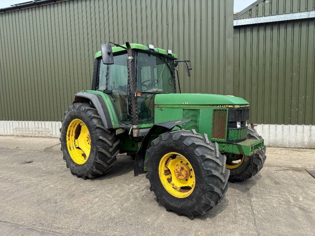 John Deere 6800 - Traktor: das Bild 3 John Deere 6800 - Traktor: das Bild 3