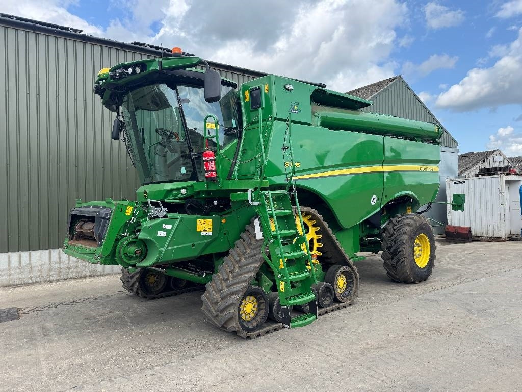 John Deere S785 4WD c/w 735D Header - Mähdrescher: das Bild 1 John Deere S785 4WD c/w 735D Header - Mähdrescher: das Bild 1