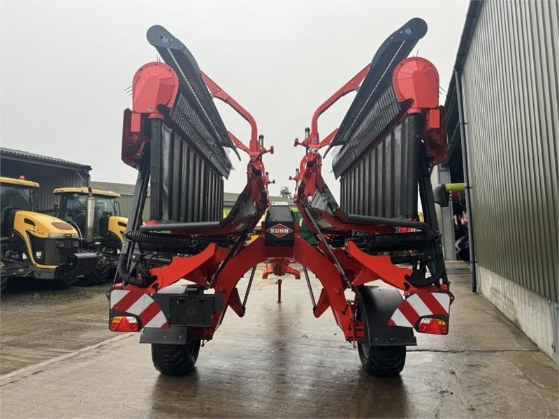 Kuhn Merge Maxx 950 Merger - Heuwender/ Wenderechen: das Bild 3 Kuhn Merge Maxx 950 Merger - Heuwender/ Wenderechen: das Bild 3
