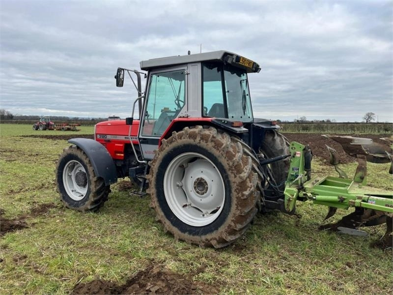 Massey Ferguson Massey Ferguson 3120 Dynashift - Traktor: das Bild 2 Massey Ferguson Massey Ferguson 3120 Dynashift - Traktor: das Bild 2