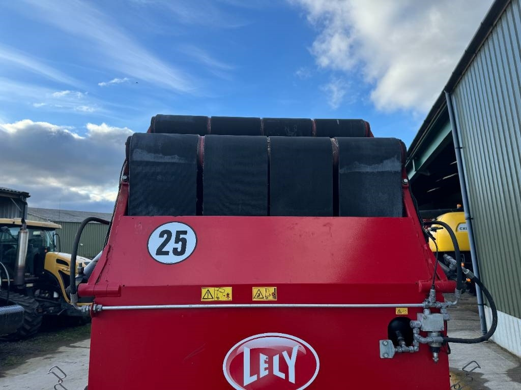 Rundballenpresse Welger RP 180 V Round Baler: das Bild 22
