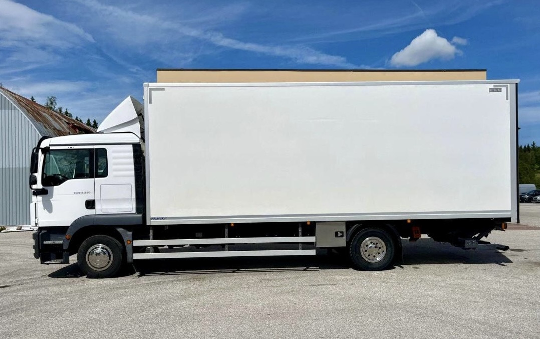 MAN TGM 12.250 / TGL / IZOTERMA / WINDA / 18 EUROPALET / SYPIALKA / AUTOMAT / 2018 ROK - Isotherm LKW: das Bild 5 MAN TGM 12.250 / TGL / IZOTERMA / WINDA / 18 EUROPALET / SYPIALKA / AUTOMAT / 2018 ROK - Isotherm LKW: das Bild 5